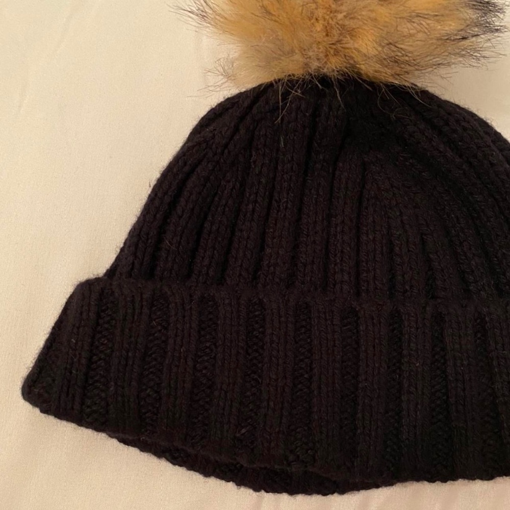 J.CREW BLACK RIBBED POMPOM BEANIE